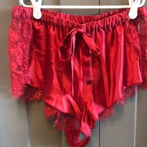 NWT- Hanky Panky Lace shorts